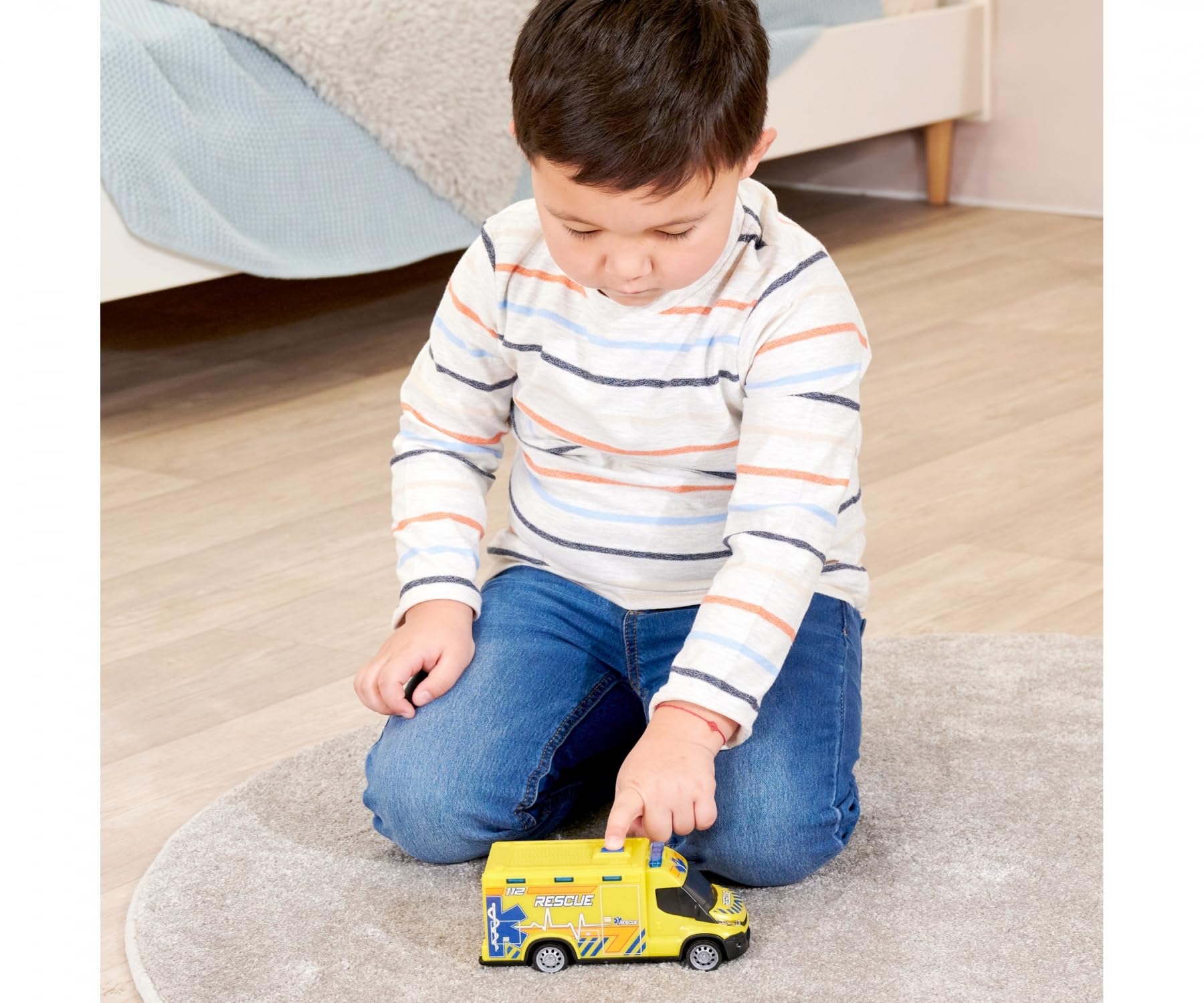 dickie-toys-sos-iveco-daily-krankenwagen-spielzeugauto-18-cm image 6