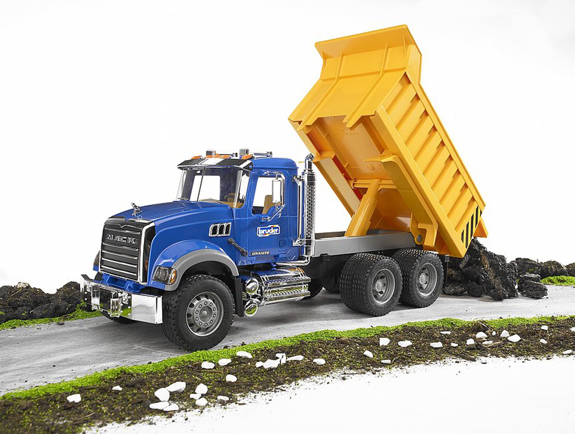 bruder-profi-02815-mack-granite-lkw-kippmulde-1-16 image 5