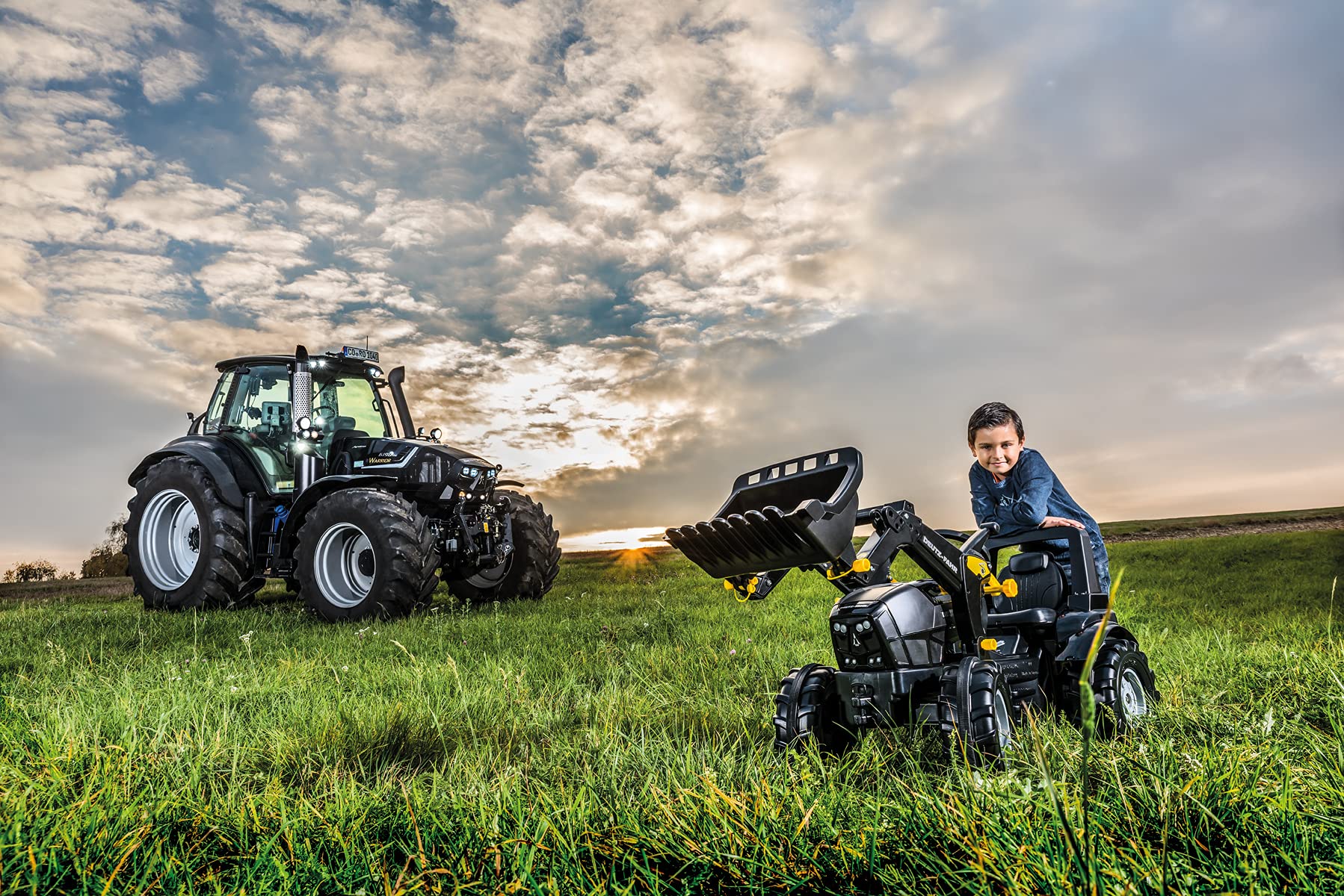 rolly-toys-rollyfarmtrac-deutz-7250-ttv-warrior-trettraktor-frontlader image 3