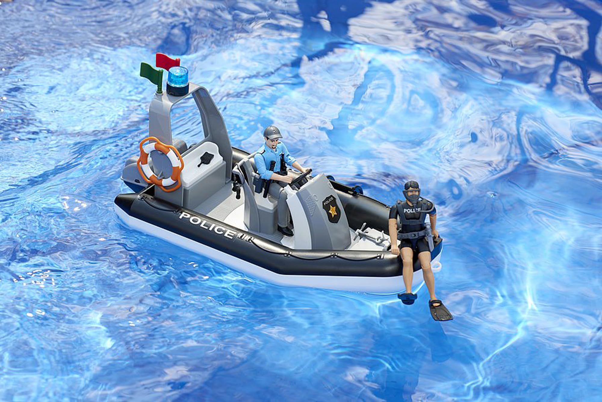 bruder-bworld-polizei-schlauchboot-polizist-taucher-62733 image 5