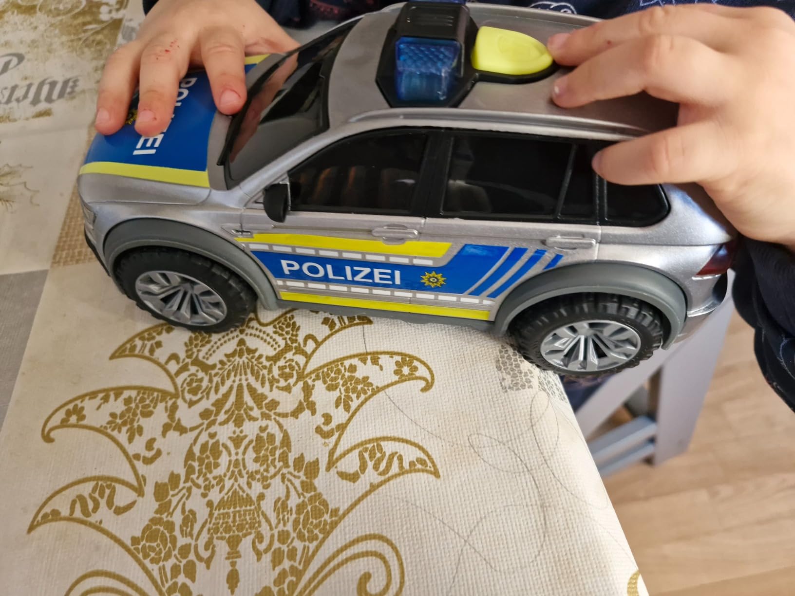 Knopf drückt