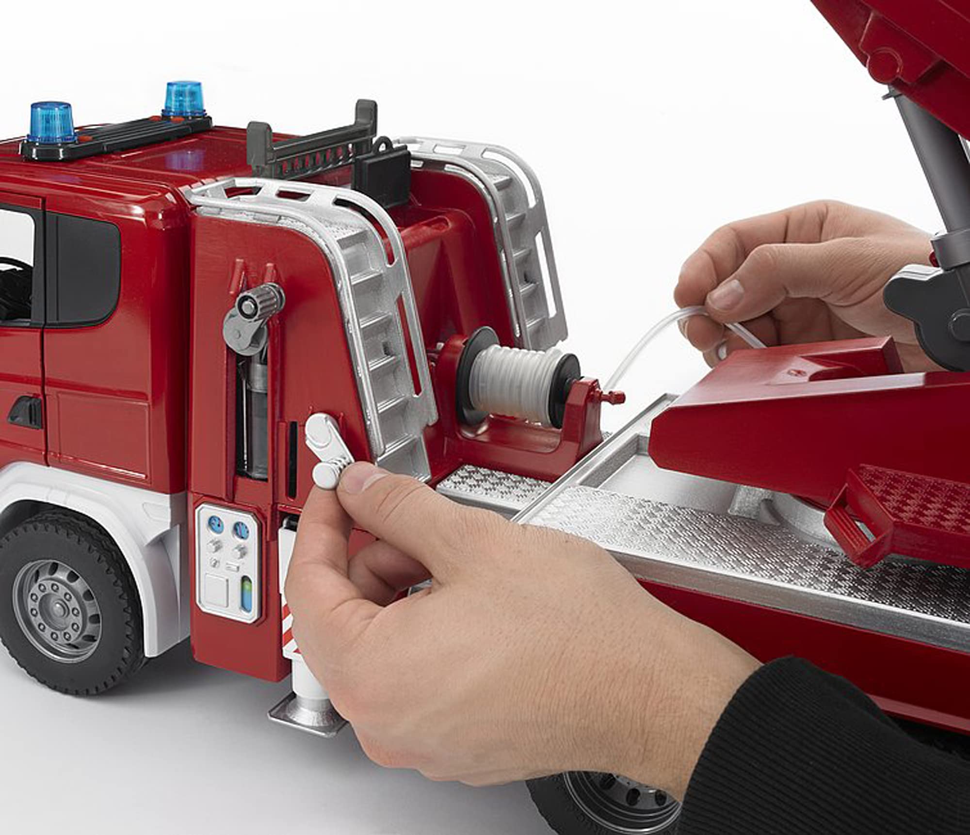 bruder-profi-03590-scania-feuerwehrleiterwagen-1-16-sound-licht image 3