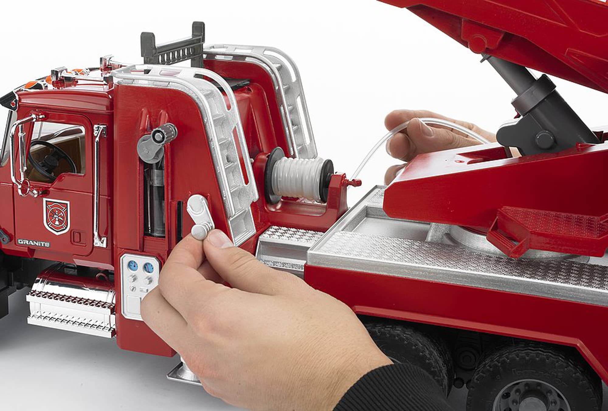 bruder-profi-series-02821-mack-granite-feuerwehrleiterwagen image 5