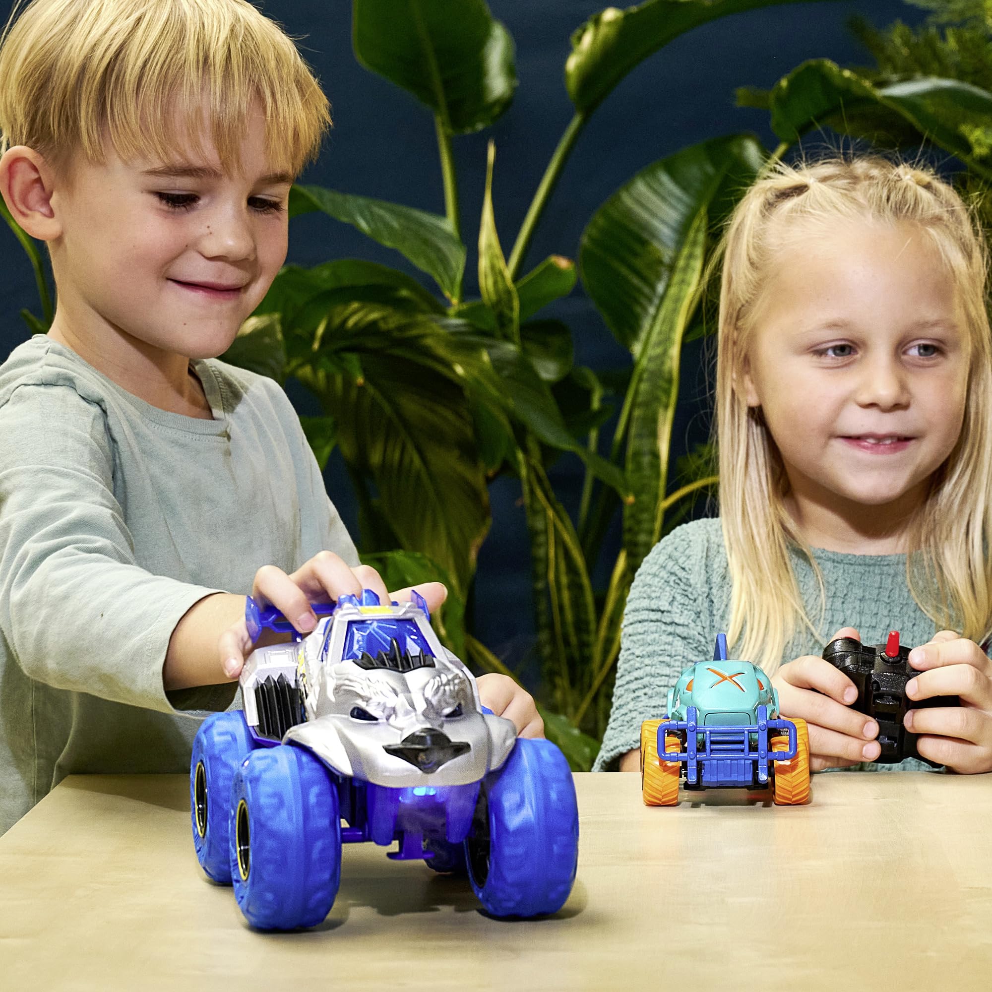dickie-toys-motor-mutants-arctic-ice-monstertruck-mit-dampf-25-cm image 5