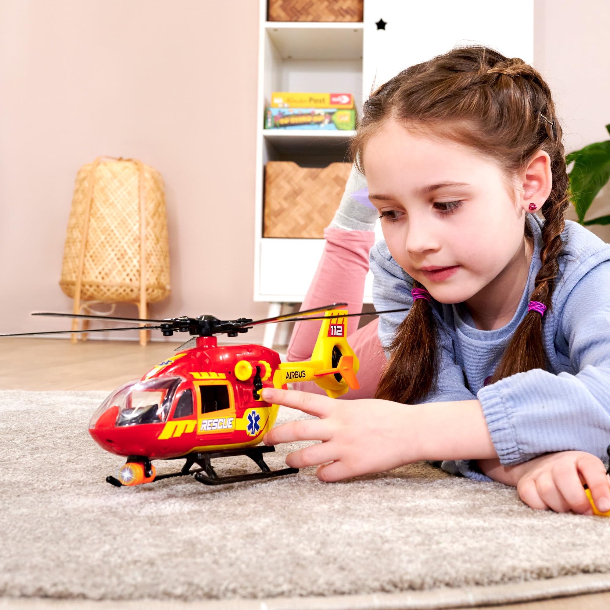 dickie-sos-airbus-h145-rettungs-hubschrauber-36cm-mit-seilwinde image 6