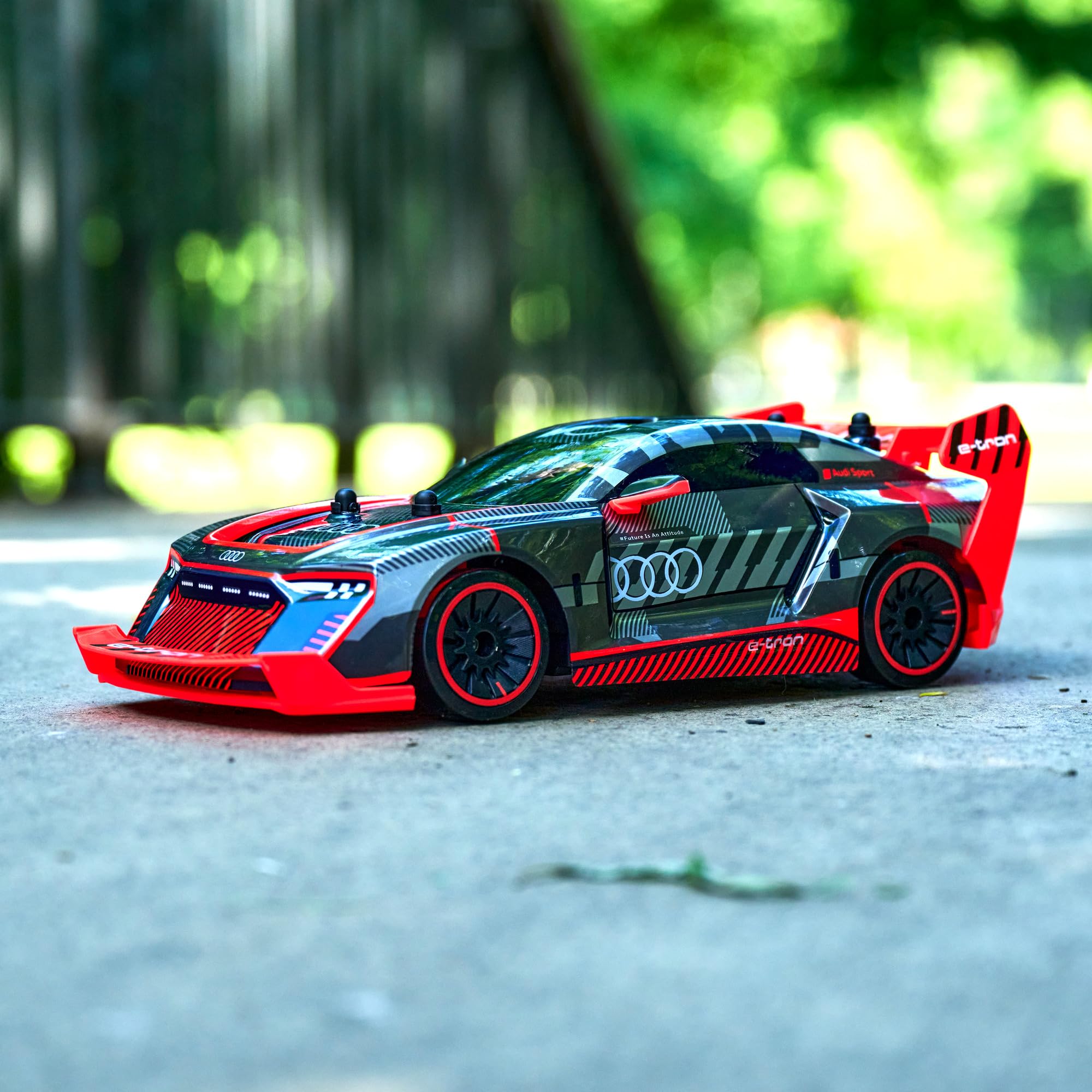 dickie-go-crazy-audi-s1-e-tron-rc-auto-30cm-allrad-ab-6-j image 6