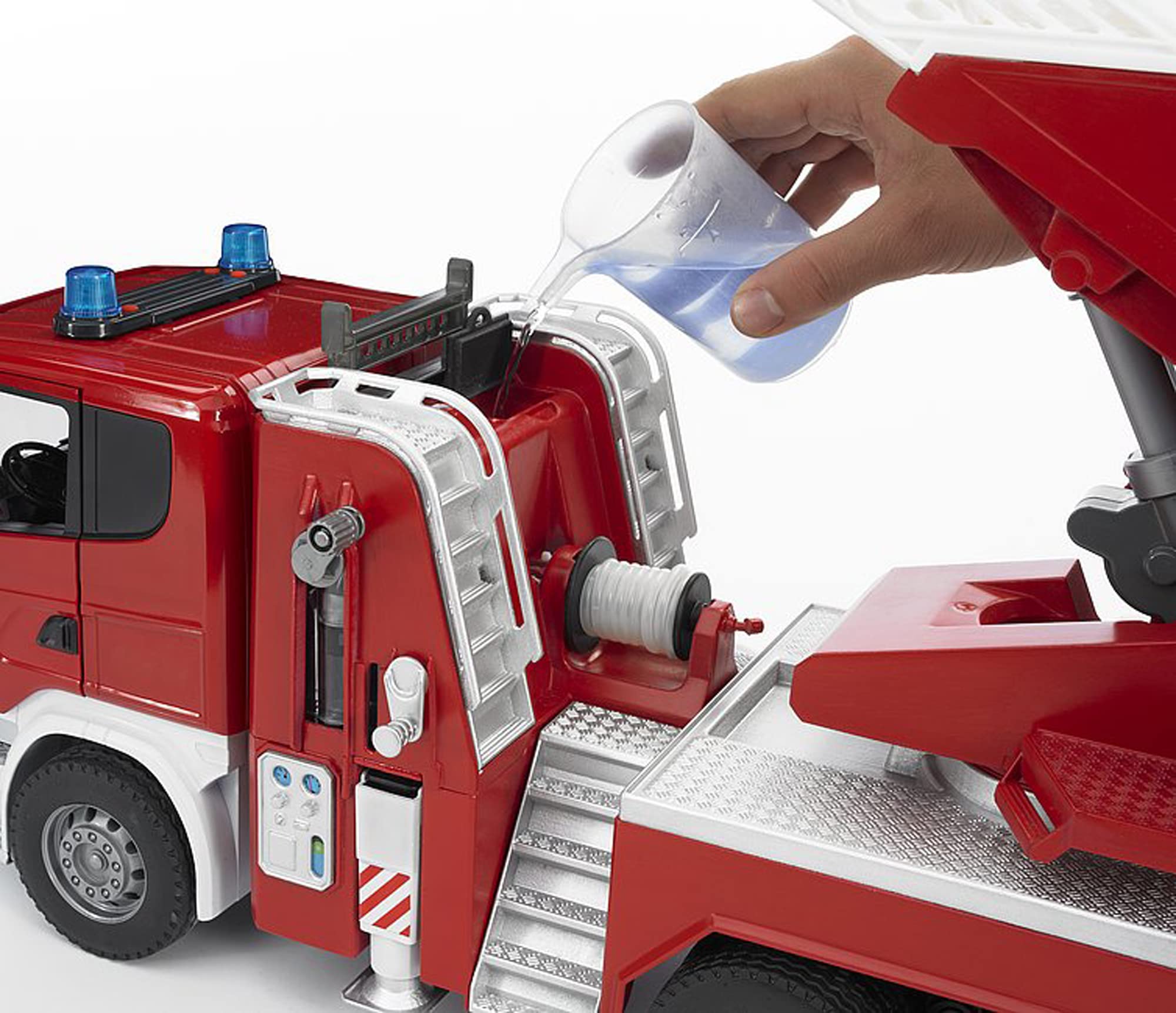 bruder-profi-03590-scania-feuerwehrleiterwagen-1-16-sound-licht image 7