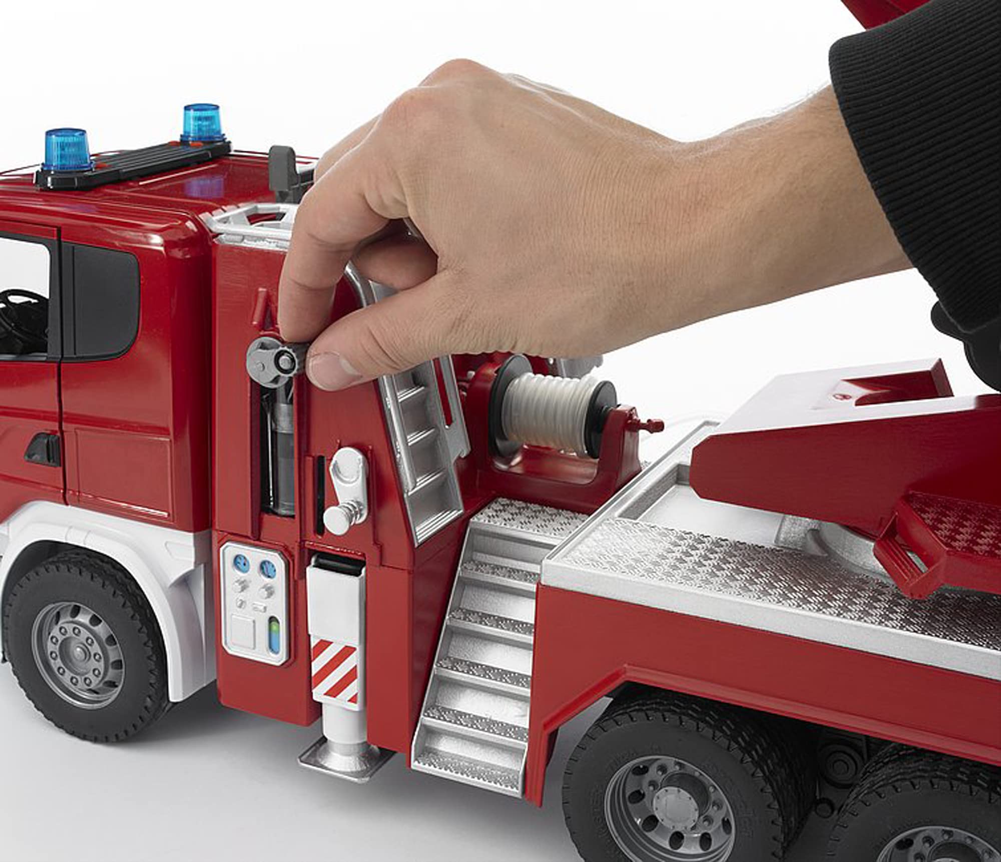 bruder-profi-03590-scania-feuerwehrleiterwagen-1-16-sound-licht image 4